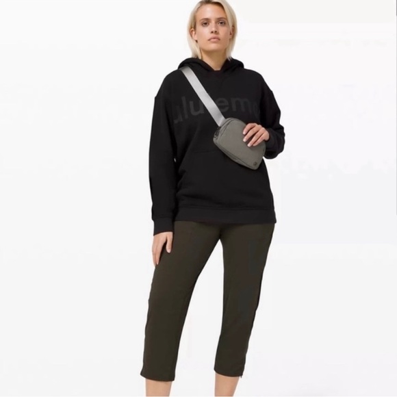 Lululemon Grey Sage Everywhere Belt Bag 1L - Picture 5 of 9